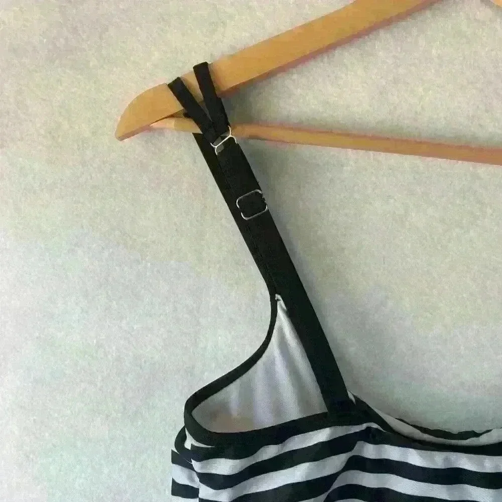 Women's Black White Stripped Two Piece Tankini XL Beachy‎ Spring Summer Vacation